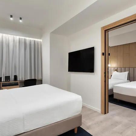 Hilton Garden Syggrou Avenue 4*